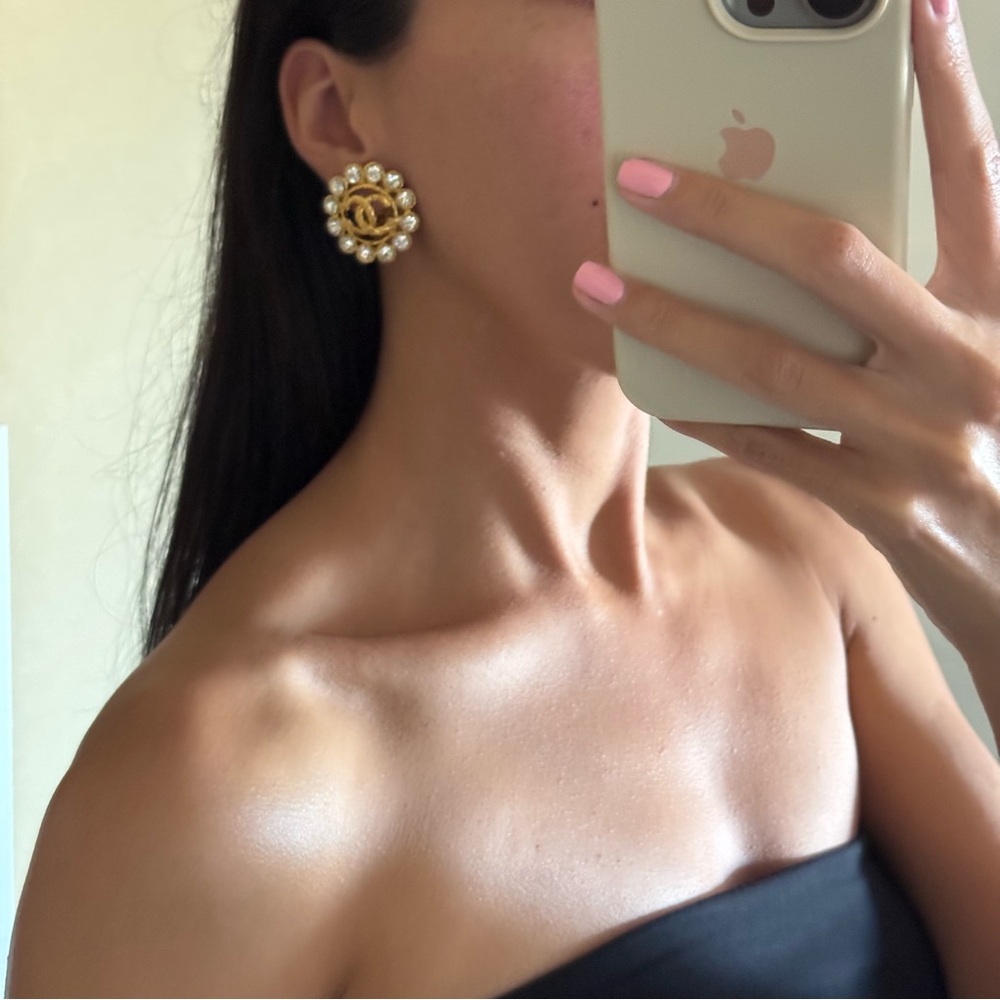 Chanel Vintage 90s Gold Metal CC Rhinestone-Embellished Button Earrings - Picture 7 of 13